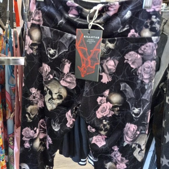 Killstar gorgeous super soft gothic femme crushed velvet dark floral leggings - Picture 6 of 7